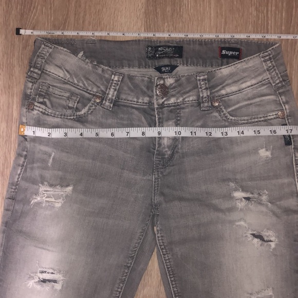 ✨Sale✨ Grey Ripped Silver Jeans - Picture 4 of 4